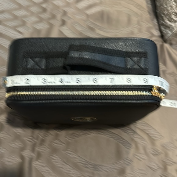 Cosmetic case with LED mirror - Picture 8 of 10